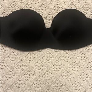 Seamless Black Strapless Bra